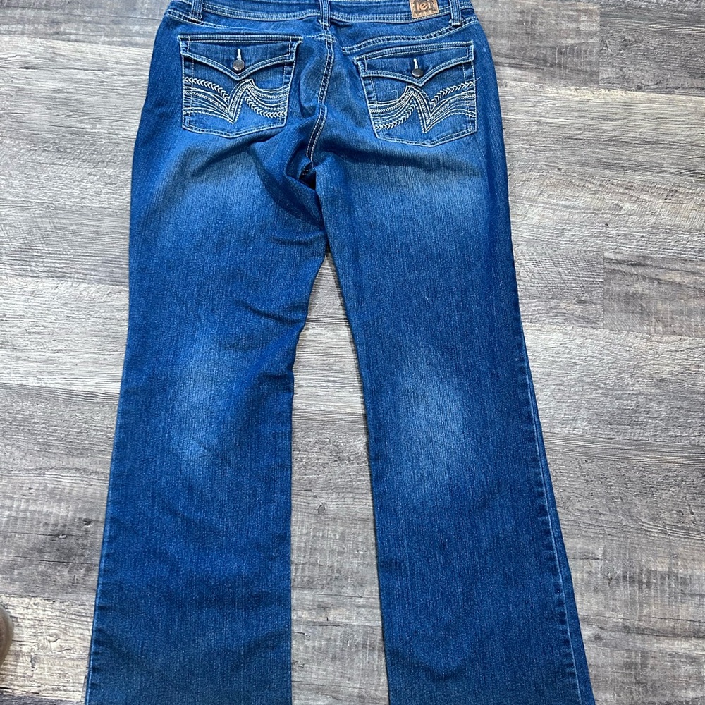 LEI Women's Boot Cut Jeans in Rich Indigo - Picture 3 of 3